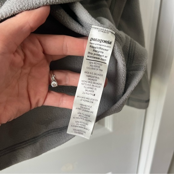 Patagonia 1/4 Zip Micro D Fleece Jacket Gray Womens Size small - Picture 3 of 4